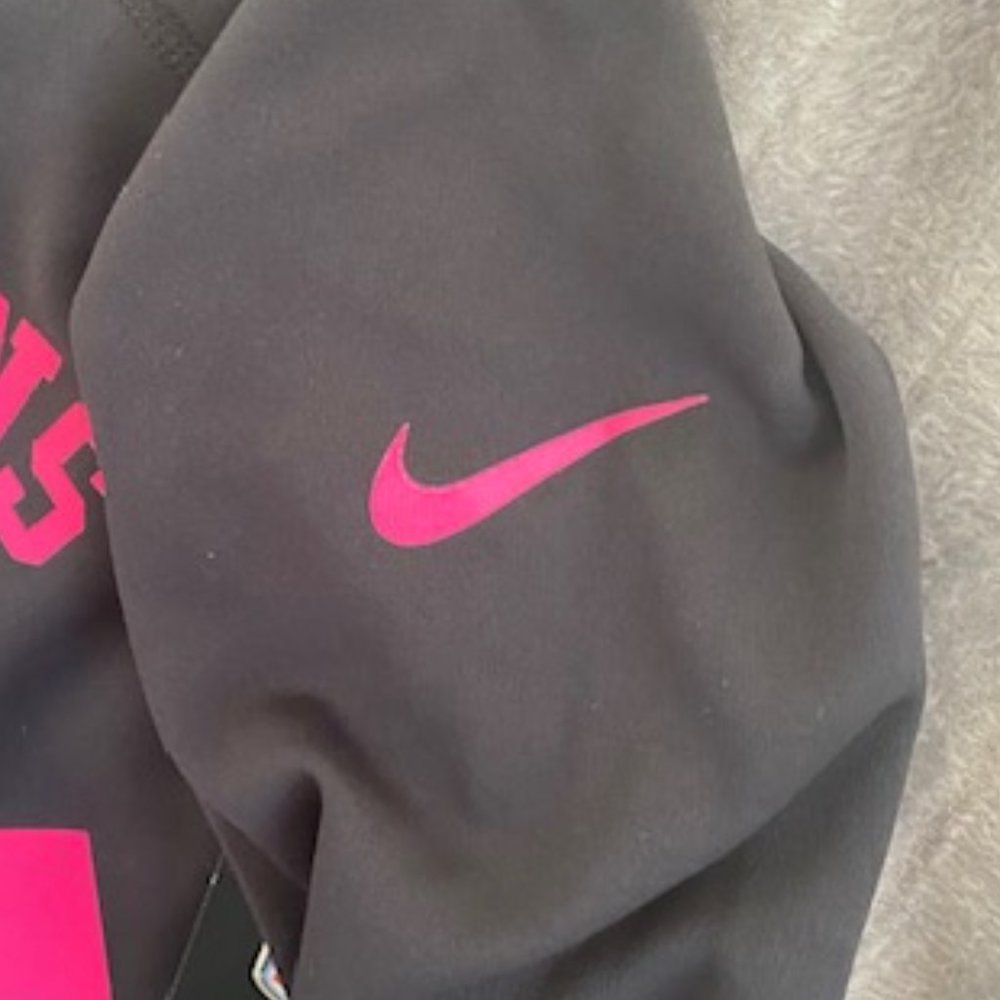 New Orleans Saints Nike Hoodie - Breast Cancer Edition - NWT. Women Med. - Picture 10 of 14